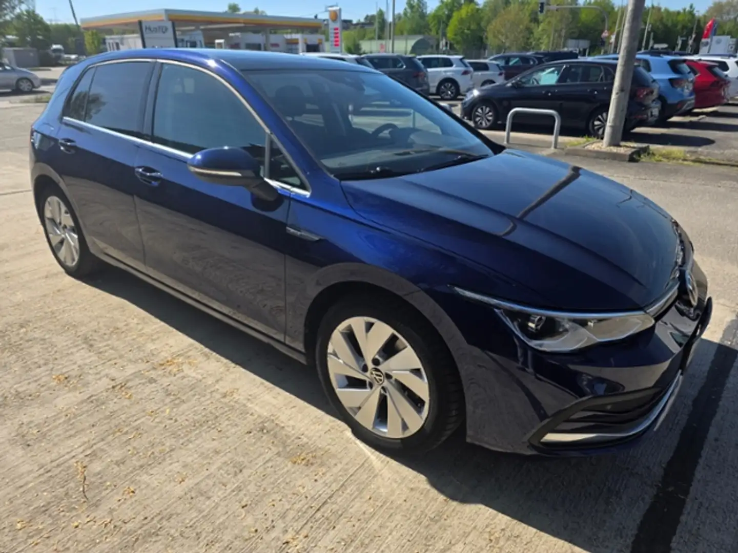 Volkswagen Golf VIII Style 1.5 eTSI DSG*DCC,MATRIX,PANO* Blu/Azzurro - 2