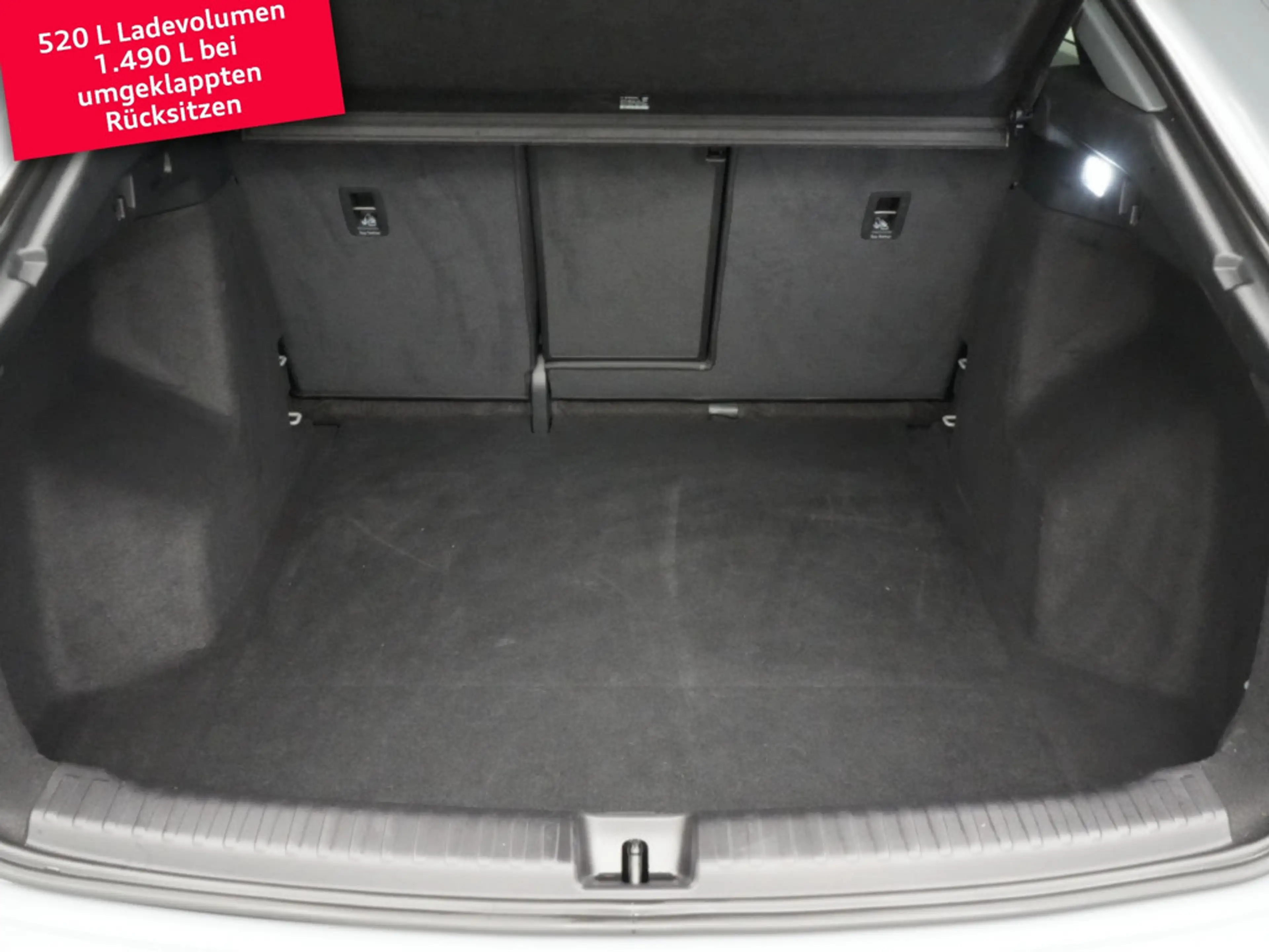Audi Q4 e-tron — photo 11