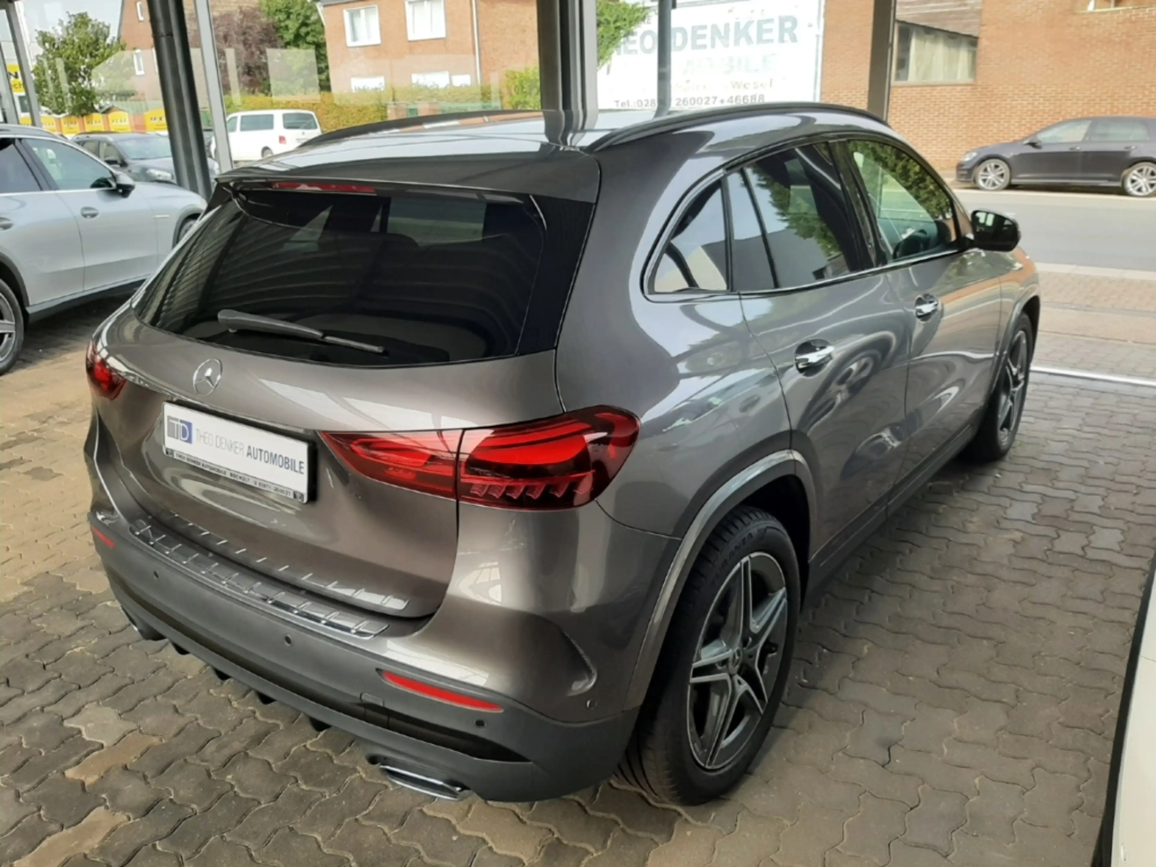 Mercedes-Benz GLA 200 AMG Line Advanced Night — photo 4