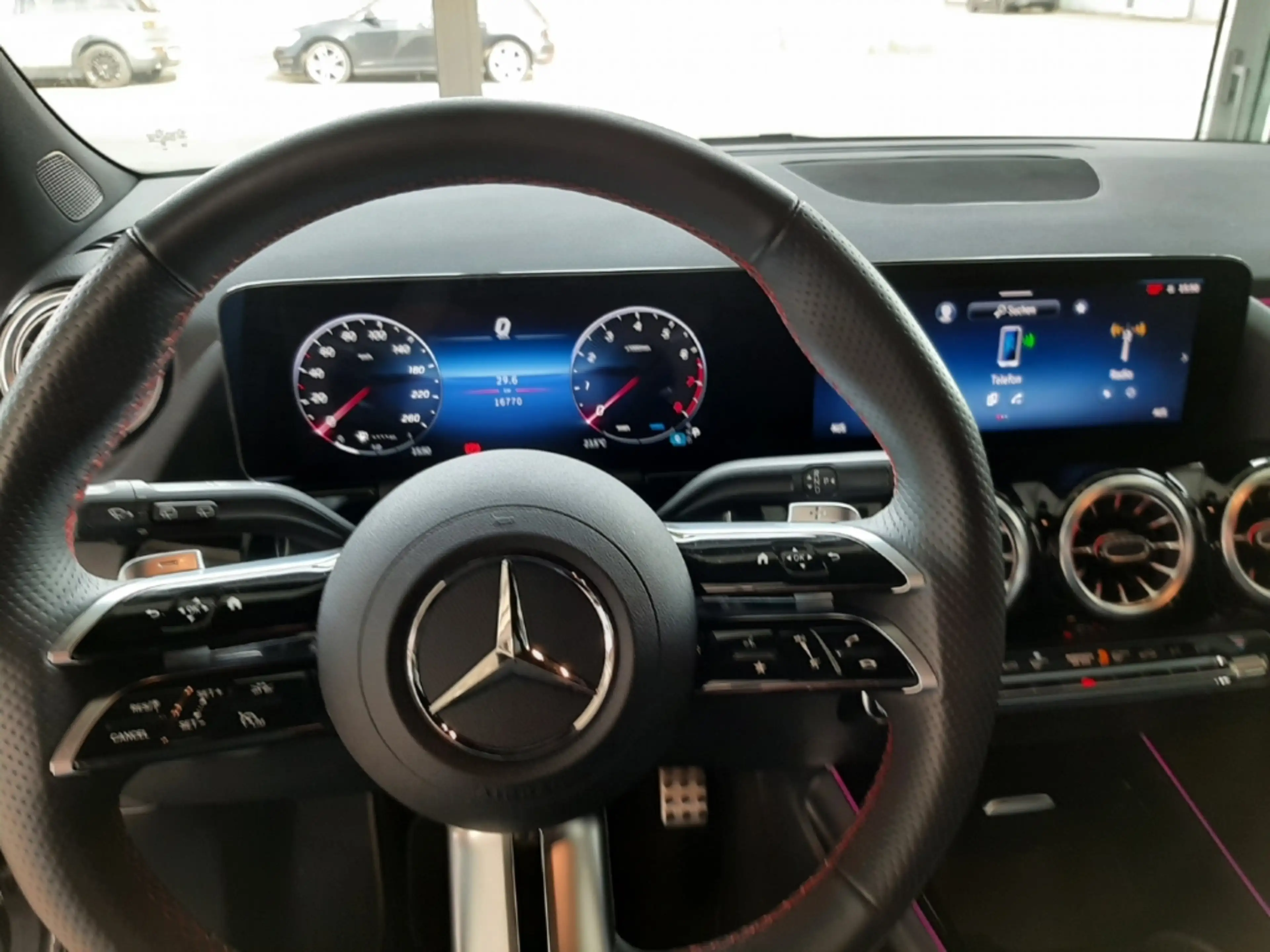 Mercedes-Benz GLA 200 AMG Line Advanced Night — photo 6