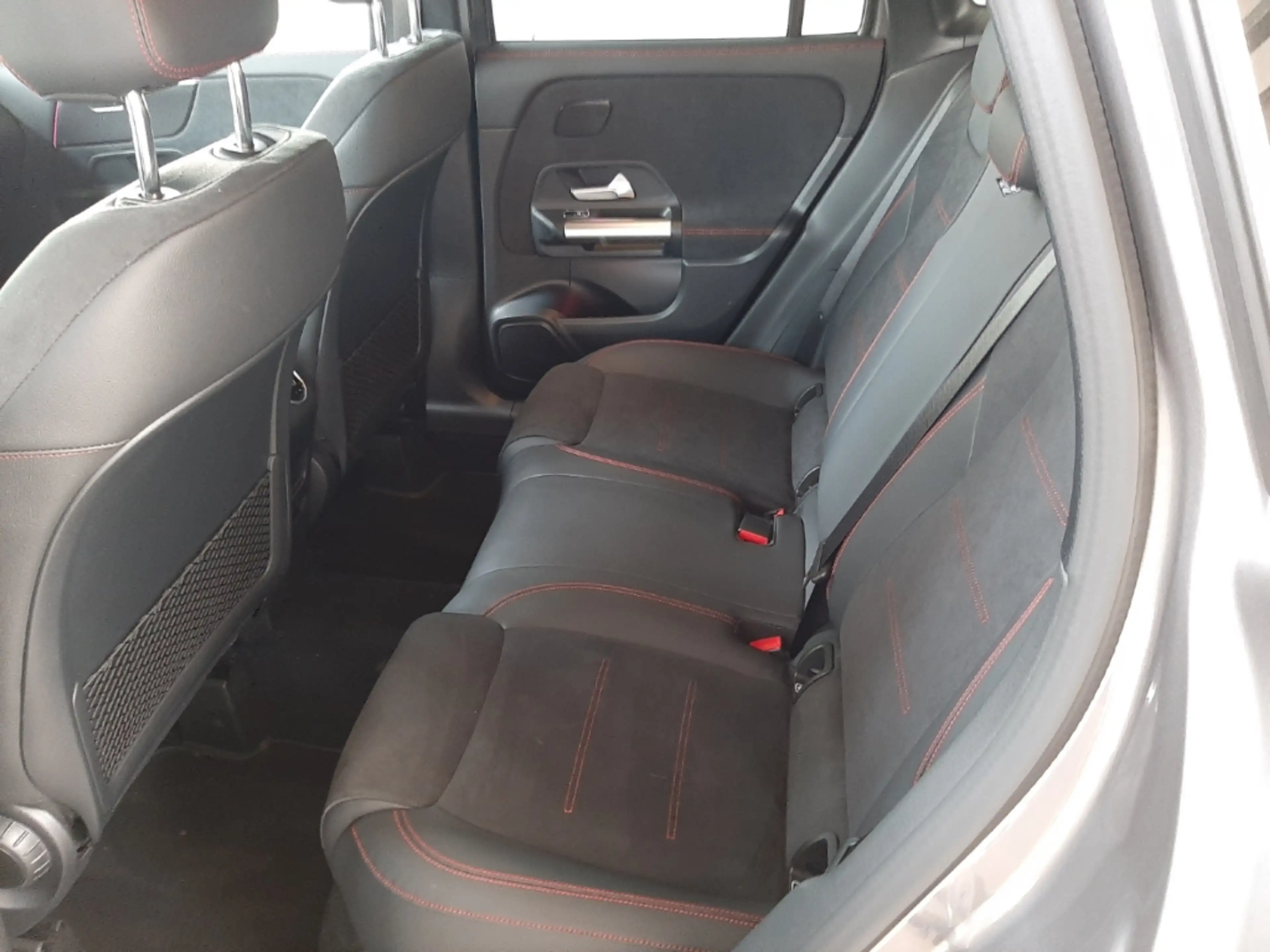 Mercedes-Benz GLA 200 AMG Line Advanced Night — photo 8