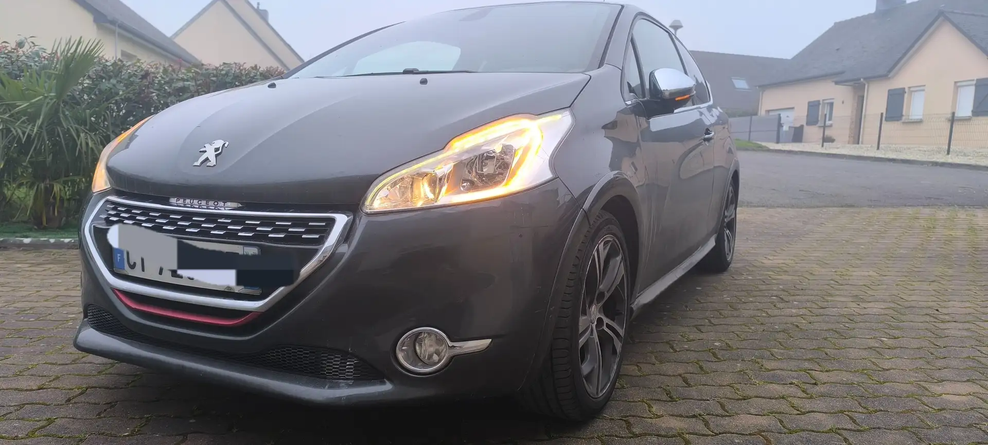 Peugeot 208 208 1.6 THP 200ch BVM6 GTi Gris - 1