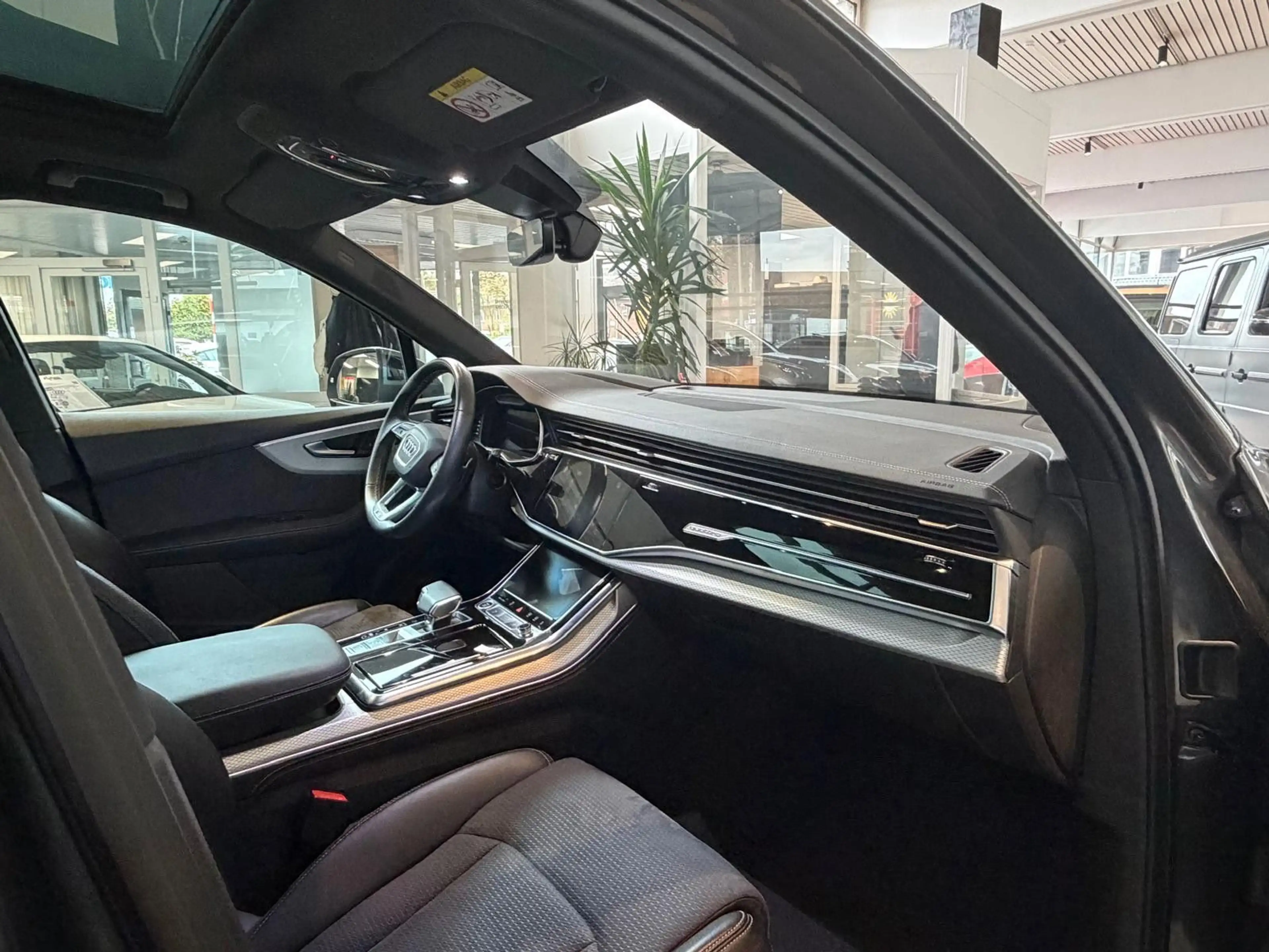 Audi Q7 50 TDI quattro S line/Pano/7-Sitzer/1.Hand — photo 8