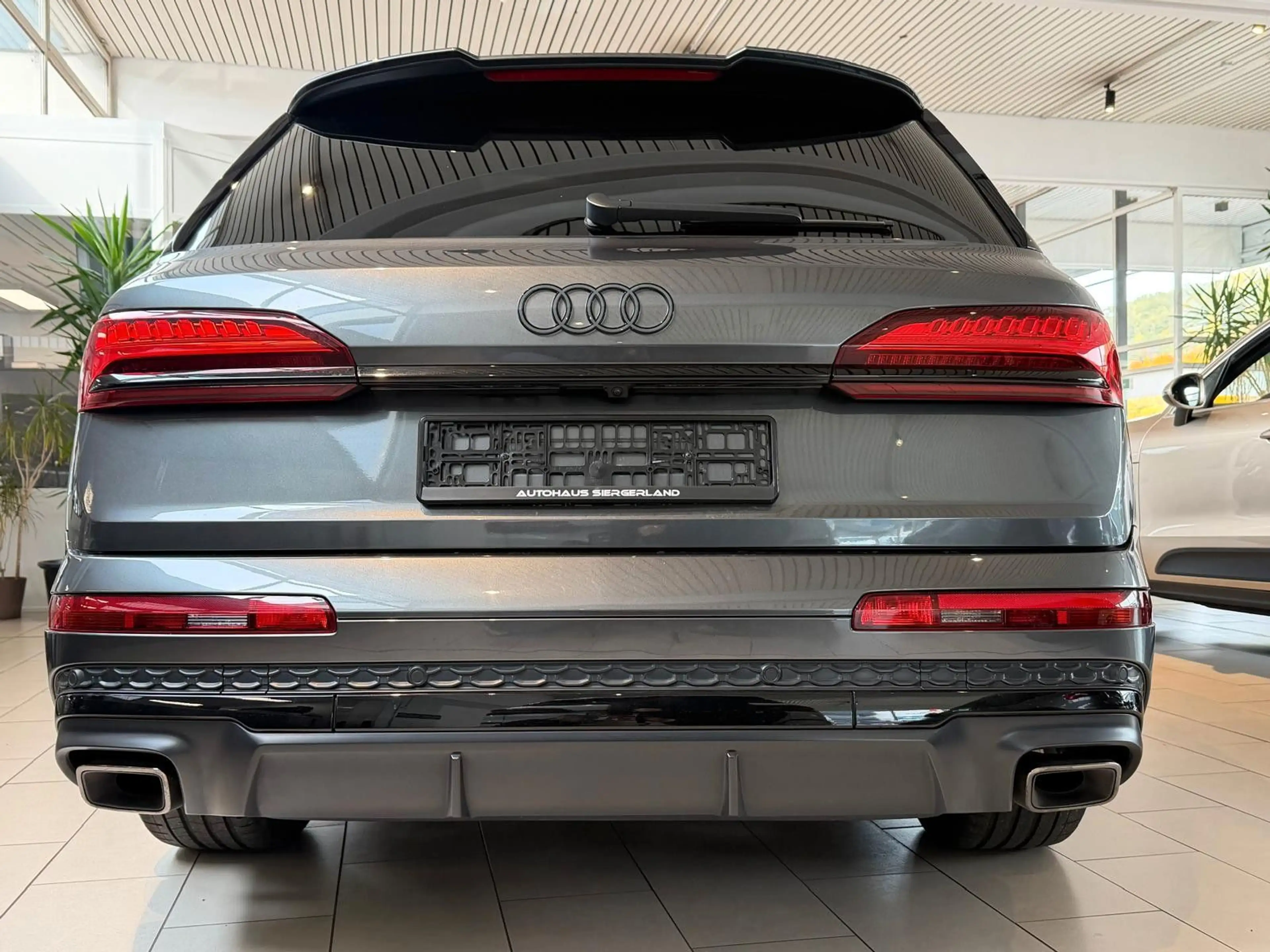 Audi Q7 50 TDI quattro S line/Pano/7-Sitzer/1.Hand — photo 3