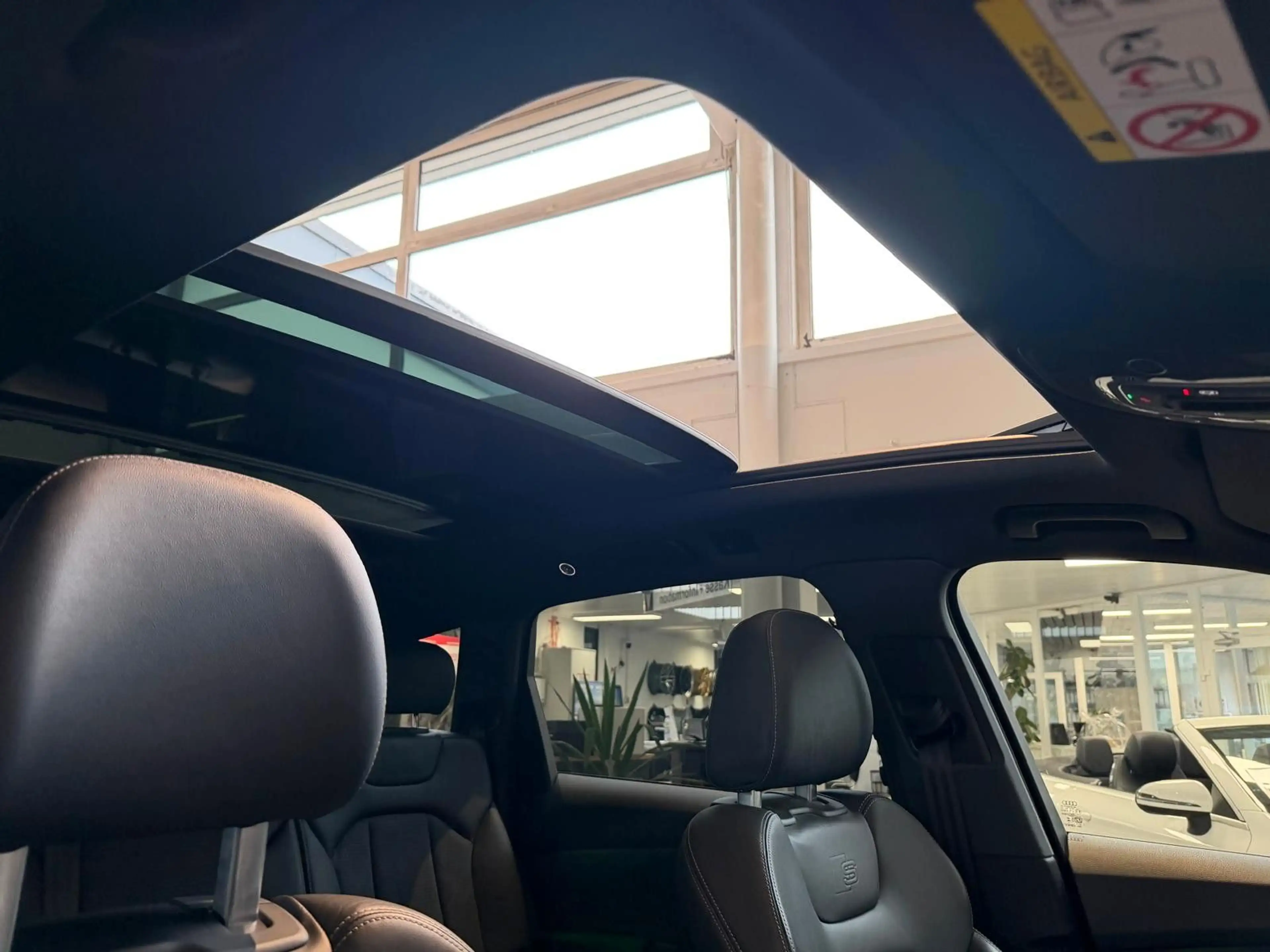 Audi Q7 50 TDI quattro S line/Pano/7-Sitzer/1.Hand — photo 12