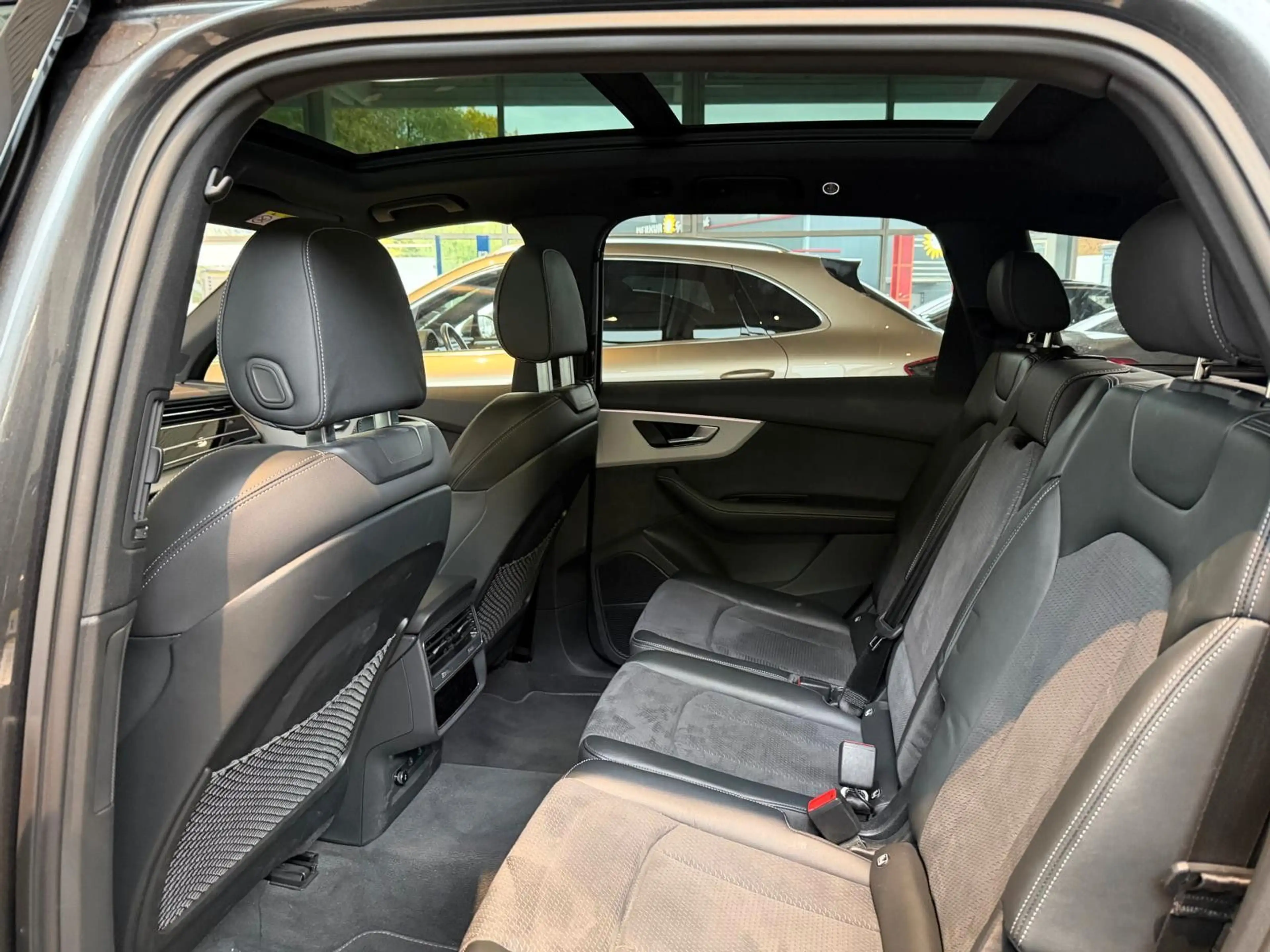 Audi Q7 50 TDI quattro S line/Pano/7-Sitzer/1.Hand — photo 13
