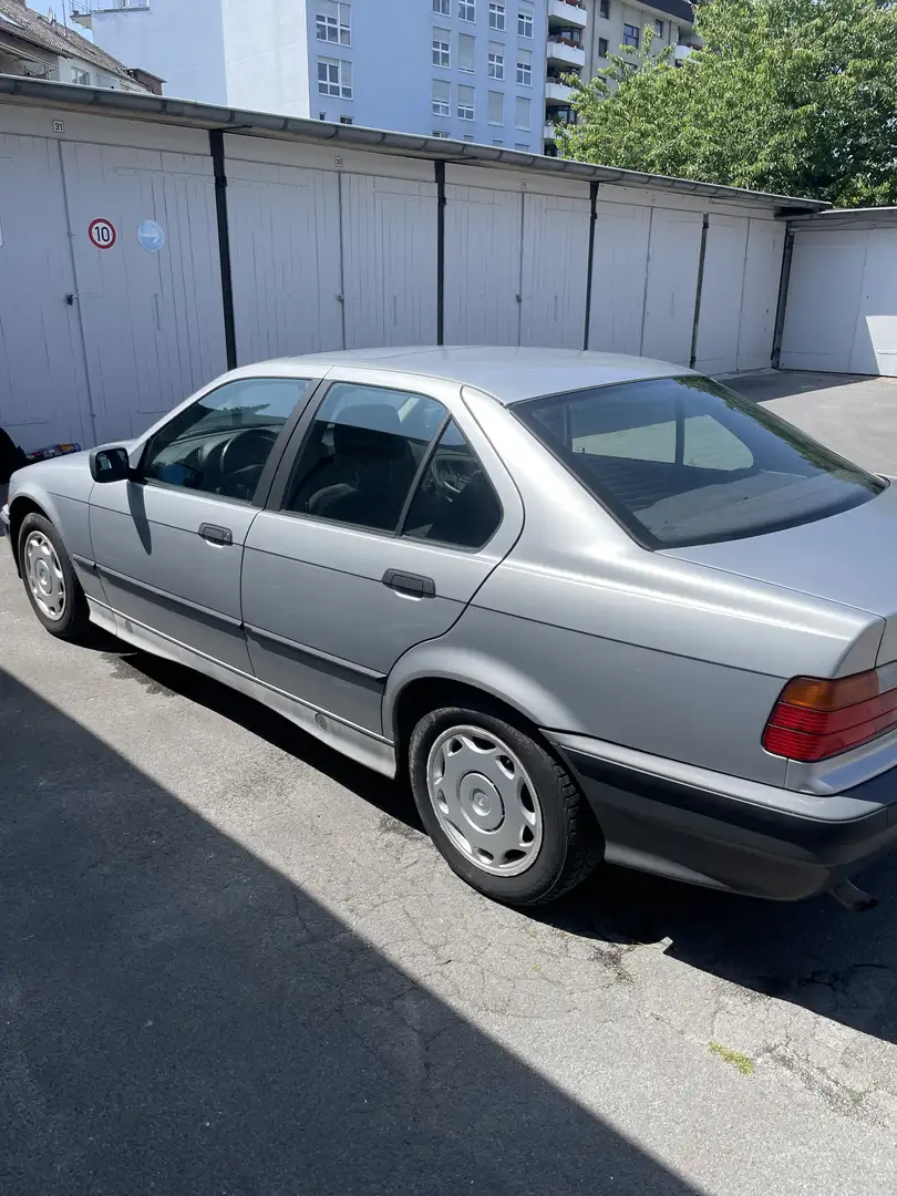 BMW 316 316i - 1