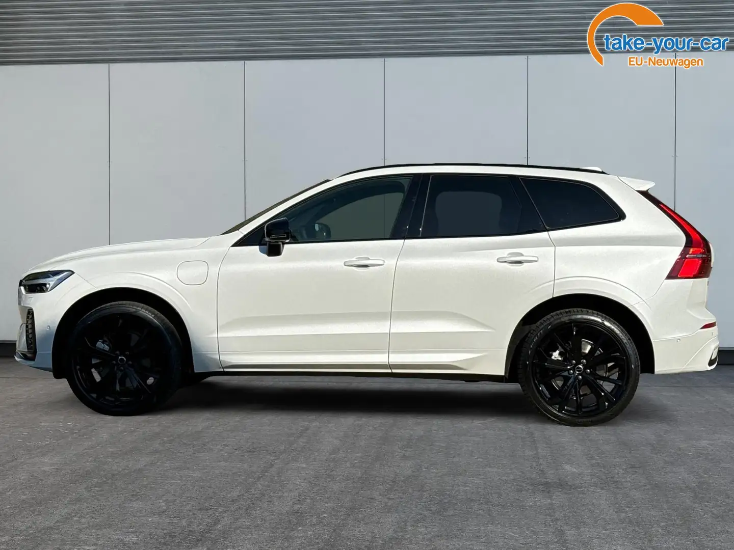 Volvo XC60 Black Edition Plus Nordic T6 AWD AHK+360°KAMERA... Alb - 2