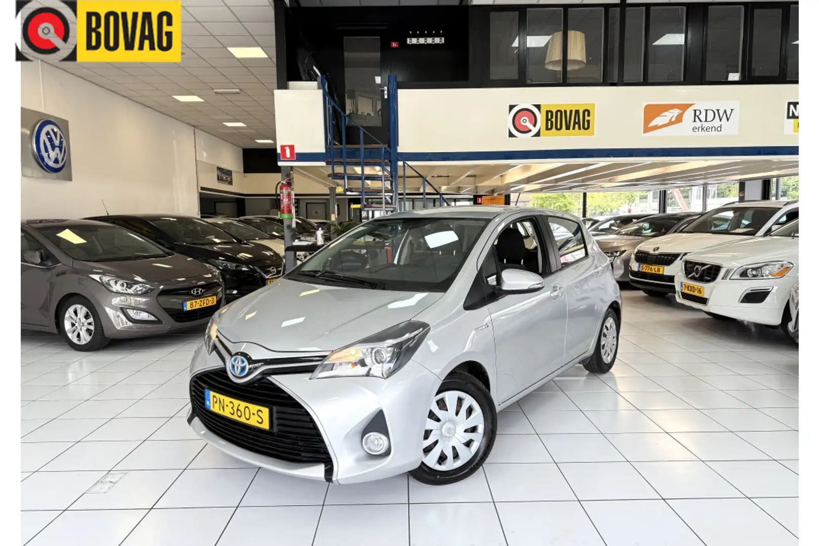 Toyota Yaris 1.5 Hybrid Aspirat. Сірий - 1