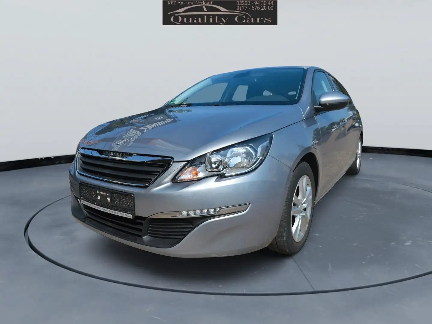 Peugeot 308 1,6 HDI 120 SW Business-Line Navi Grau - 2