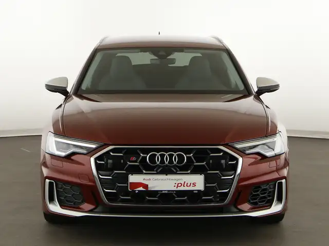 Audi S6 view 3