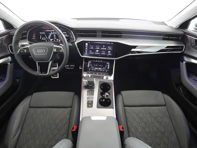 Audi S6 view 11