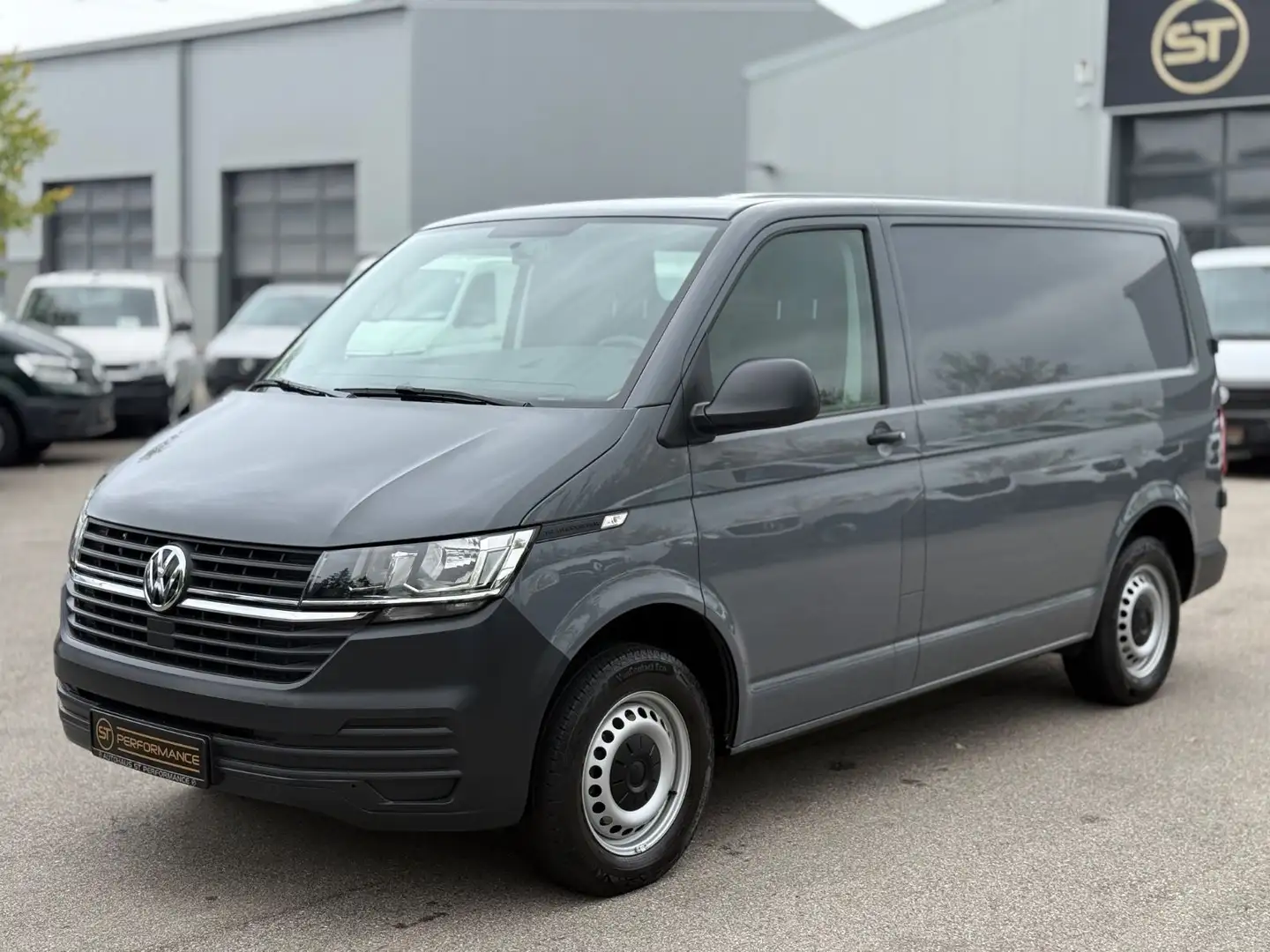 Volkswagen T6 Transporter T6.1 Transporter KLIMA 1HAND PDC EURO6 Grau - 1