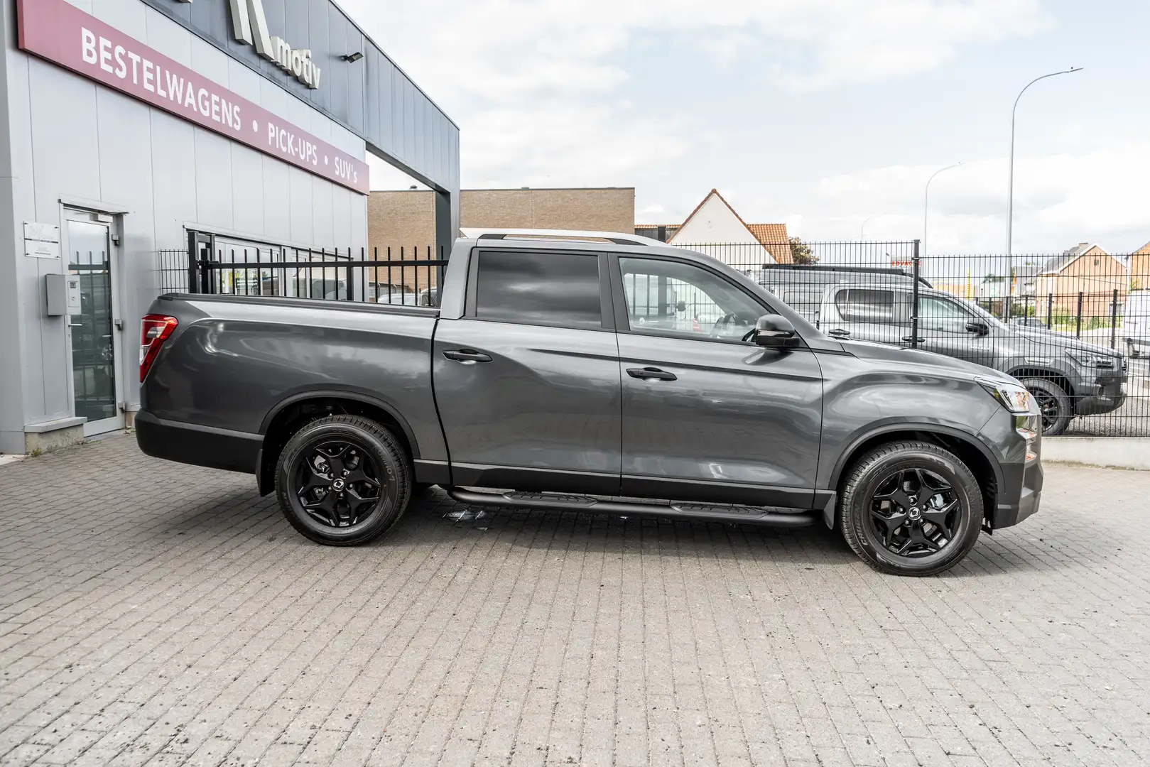 SsangYong Musso Grand 2.2D 4X4 Black Edition - Rolcover - 33.000ex Schwarz - 2