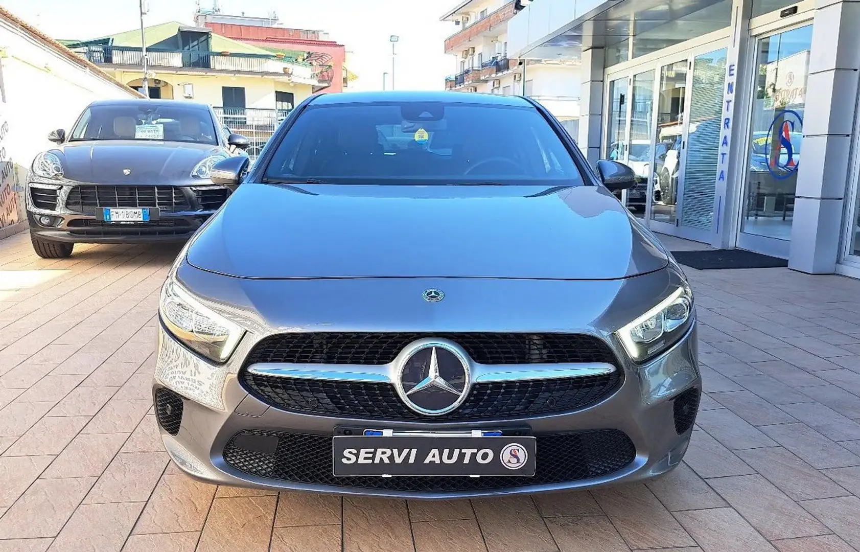 Mercedes-Benz A 180 A 180 d Automatic 4p. Sport Gris - 2