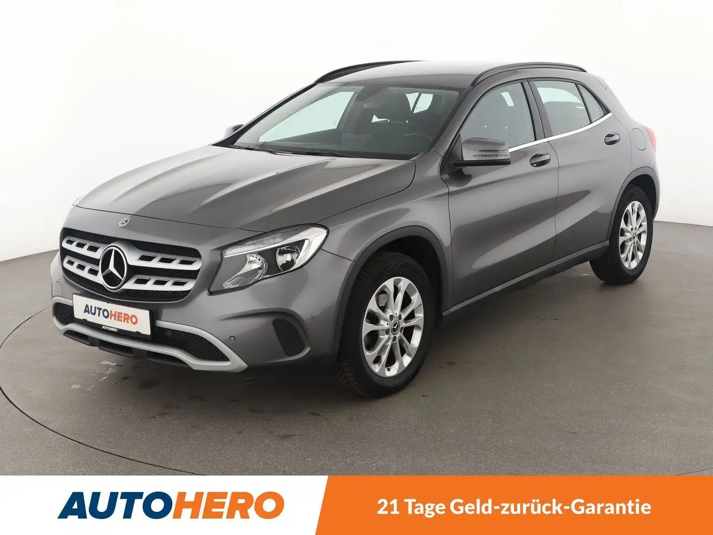 Mercedes-Benz GLA 180 GLA 180 Style Aut.*TEMPO*PDC*AHK*KLIMA* Grau - 1
