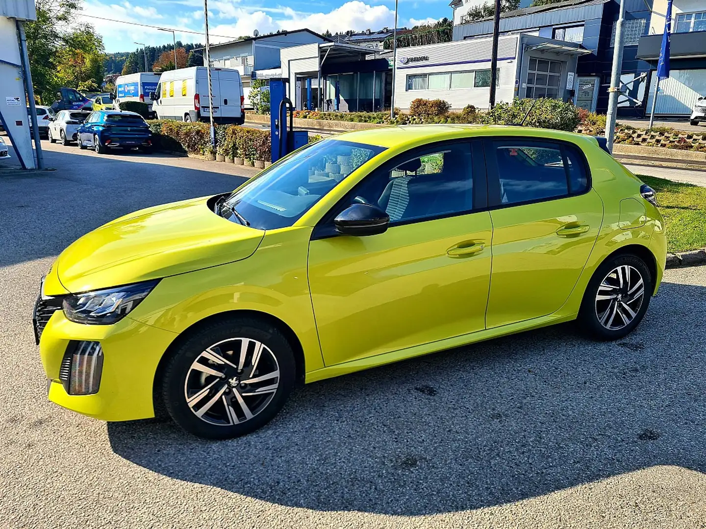 Peugeot 208 Style PureTech 75 S&S Gelb - 2