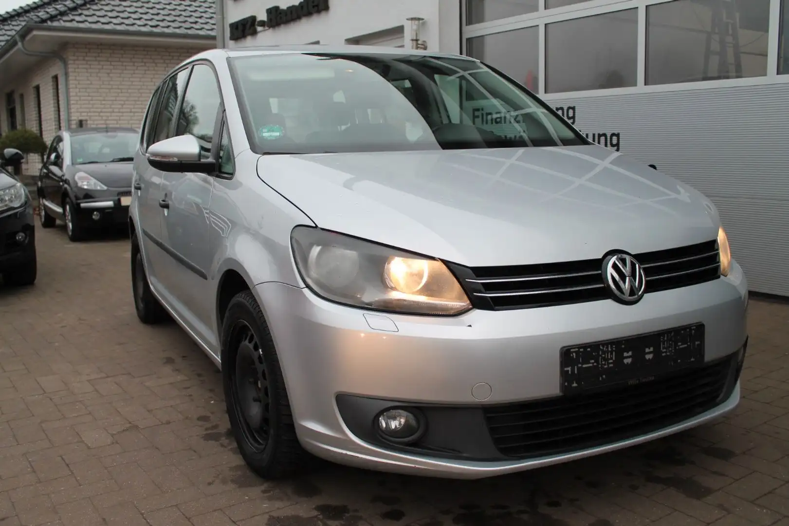 Volkswagen Touran Trendline BMT Silber - 1