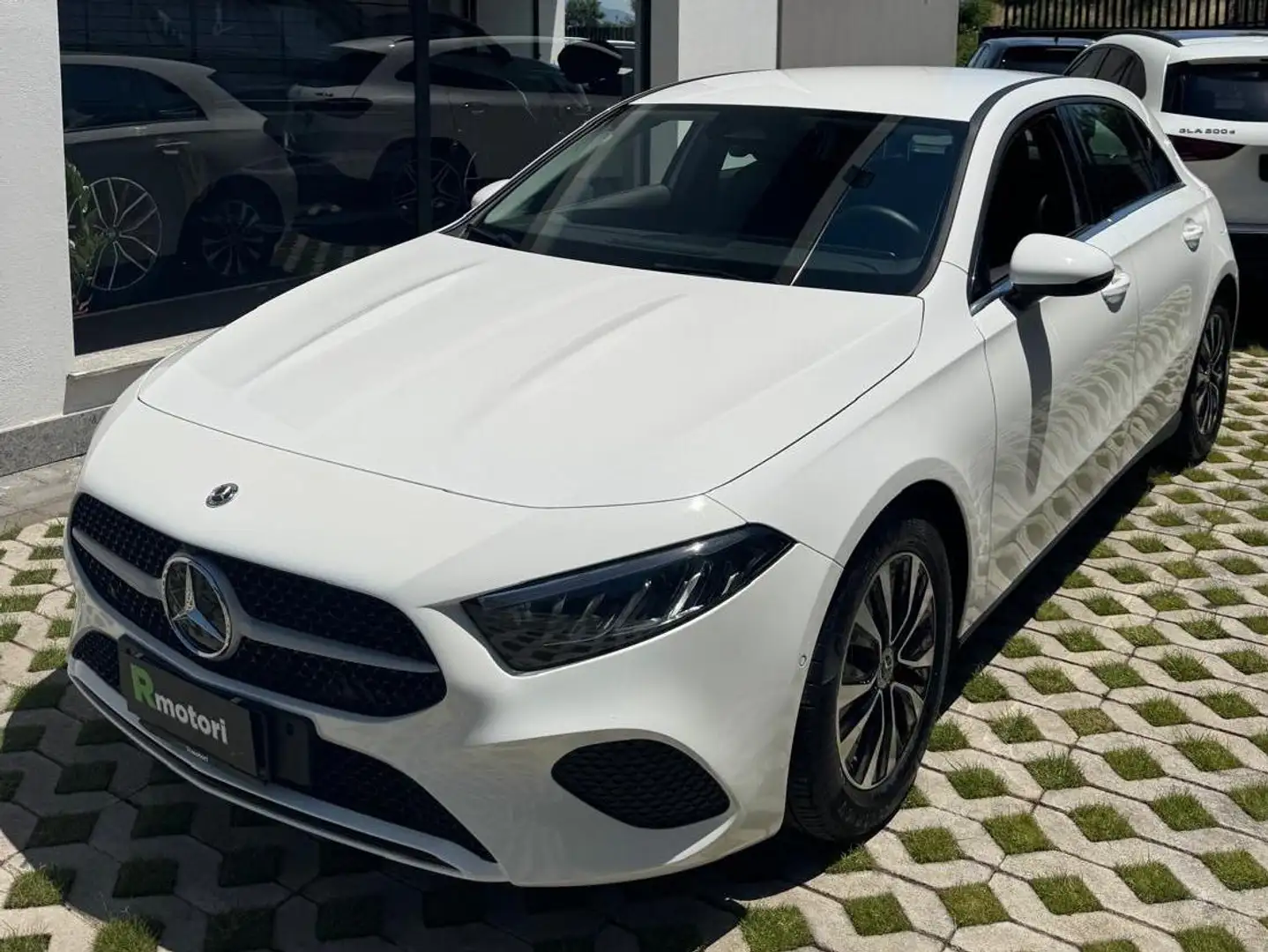 Mercedes-Benz A 180 A 180 d Line Advanced Plus auto Bianco - 2
