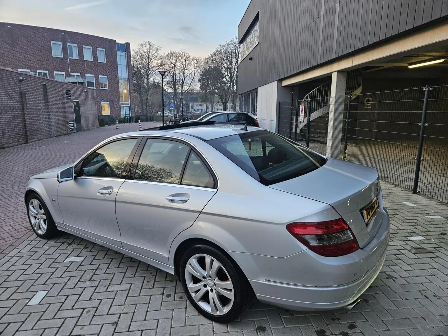 Mercedes-Benz C 180 K Avantgarde Automaat Schuifdak Grau - 2