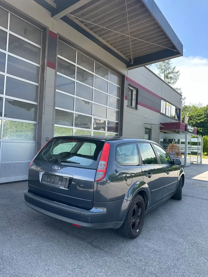 Ford Focus Turnier Style Grau - 2