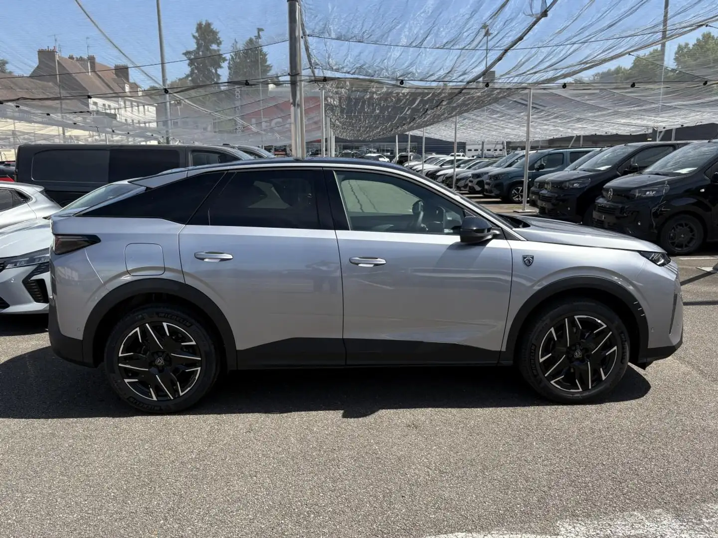 Peugeot 3008 III 1.2 HYBRID 145 GT E-DCS6 TOIT OUVRANT / ALCANT Gris - 2