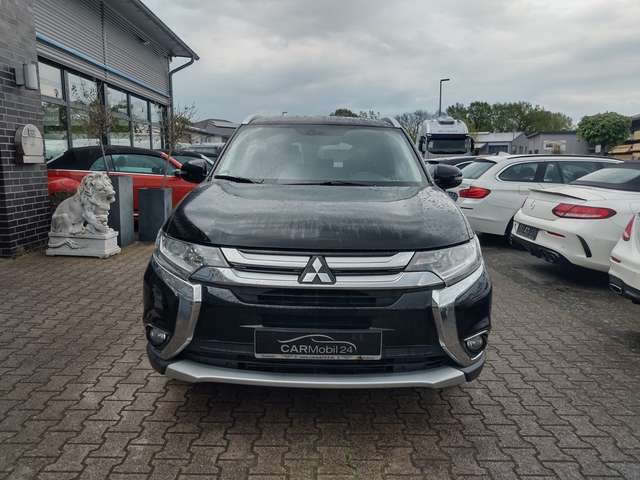Mitsubishi Outlander 2.2 DI-D 2WD Plus*Rear-Cam*Leder*AHK*7 Sitz