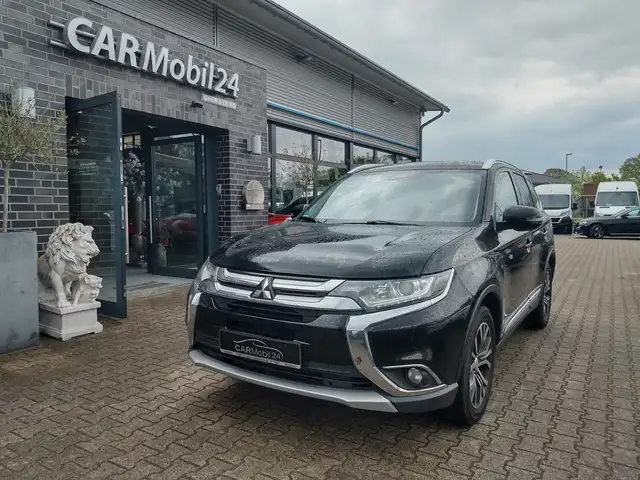 Mitsubishi Outlander 2.2 DI-D 2WD Plus*Rear-Cam*Leder*AHK*7 Sitz