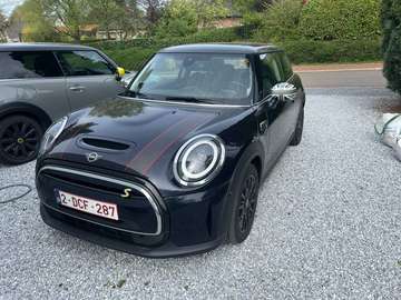 Pack Maximalized, EnigmaticBlack, Pano+Toit ouvrant, LED, CAMERA, PDC, CarPlay Induction