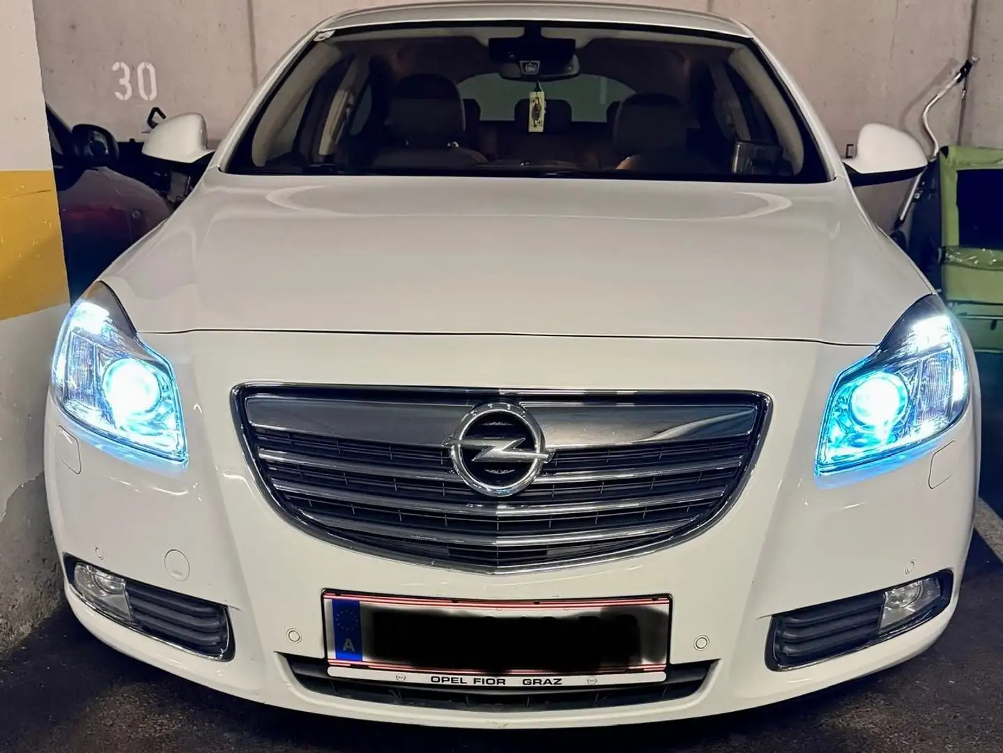 Opel Insignia Insignia 2,0 CDTI Cosmo Ecotec Allrad Aut. Cosmo Weiß - 2