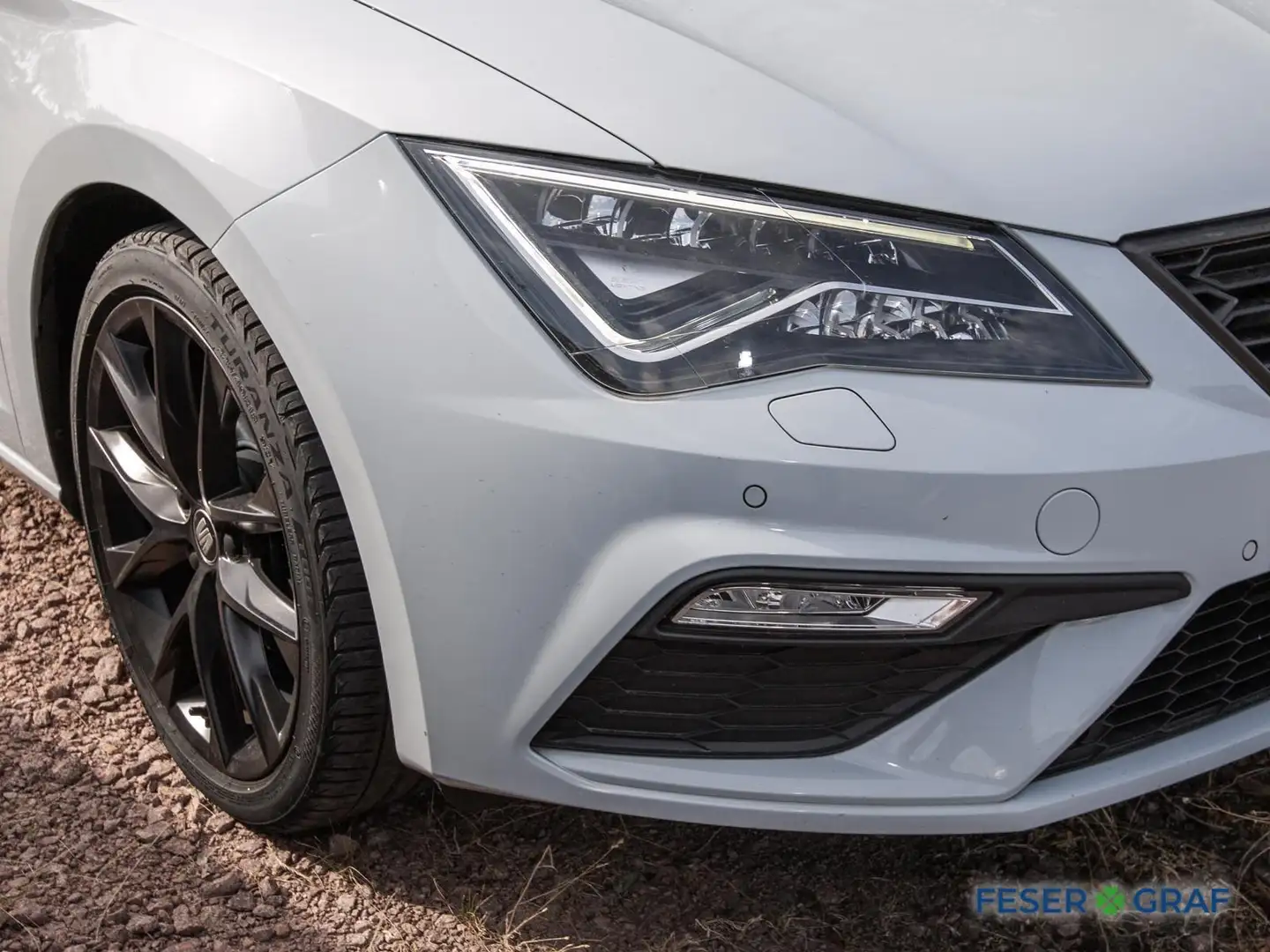 SEAT Leon 2.0 TDI DSG ST Black Edition LED/Navi/Pano Gris - 2