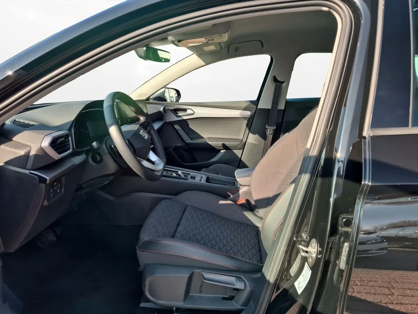 SEAT Leon 1.5 eTSI DSG Sportstourer FR-Line Navi Kame Schwarz - 2