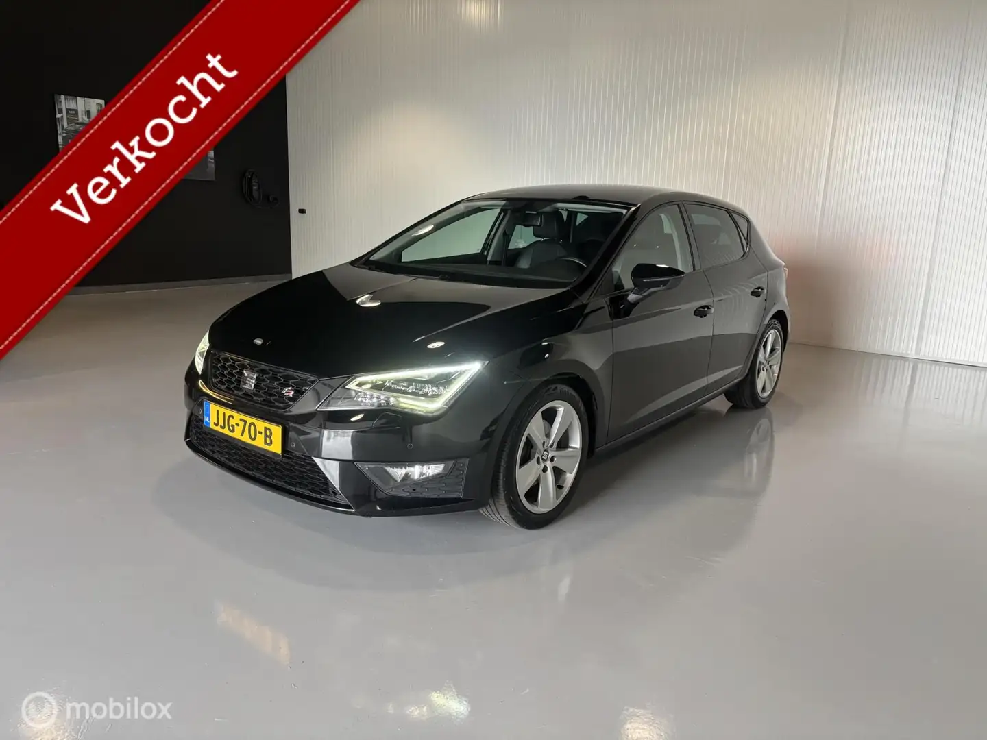 SEAT Leon 1.4 TSI ACT FR Dynamic Zwart - 1