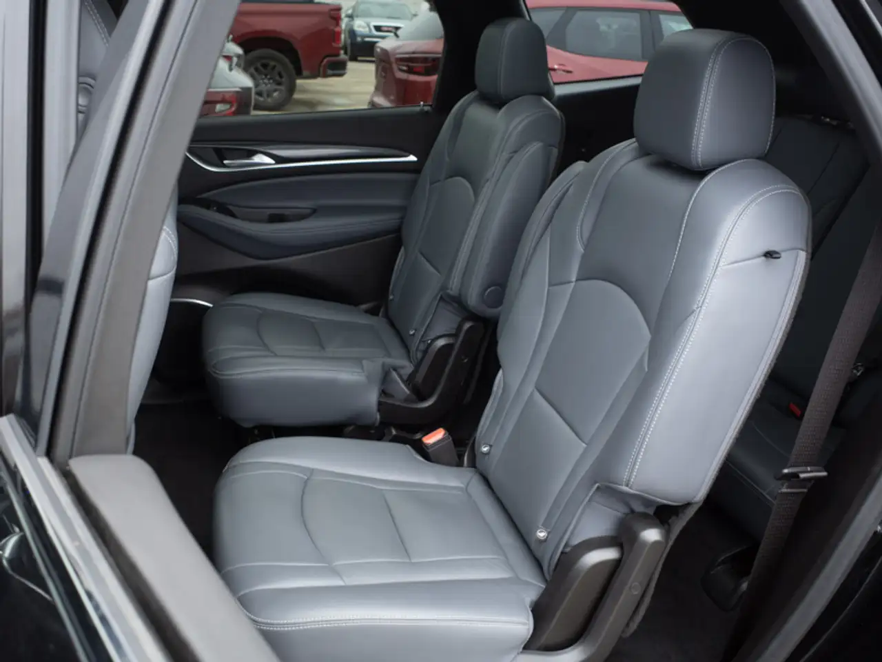 Buick Enclave снимка Buick Enclave