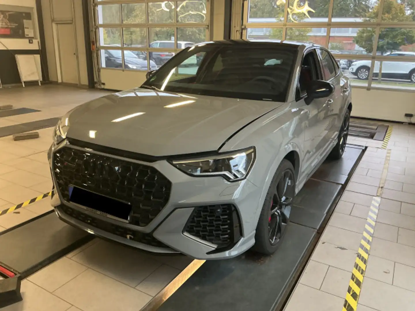 Audi RS Q3 2.5 TFSI quattro Navi Sportabgas Grau - 2