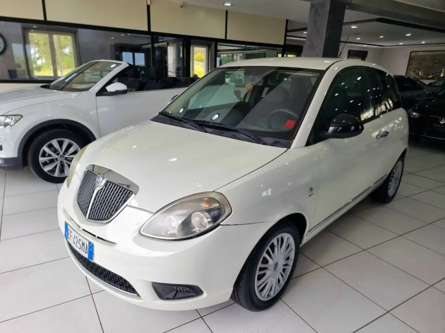 Lancia Ypsilon 1.3 MJT 75CV New Oro Bianco - 1