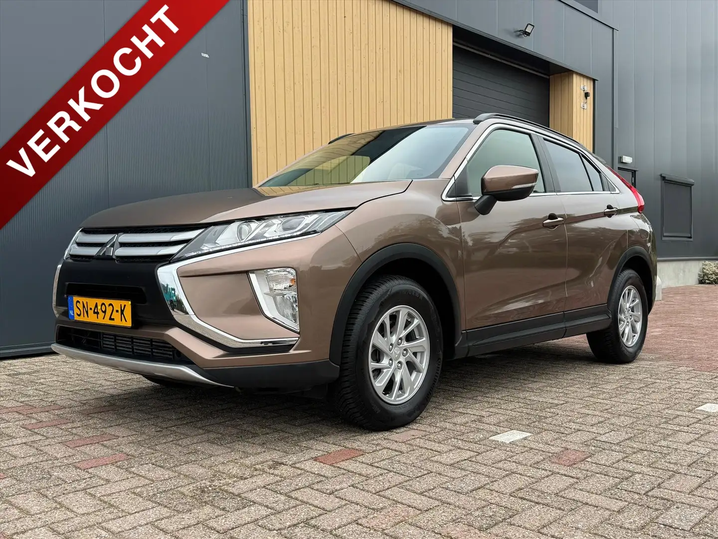 Mitsubishi Eclipse Cross 1.5 DI-T 163pk 2WD Pure | Carplay | Trekhaak | NL Brun - 1