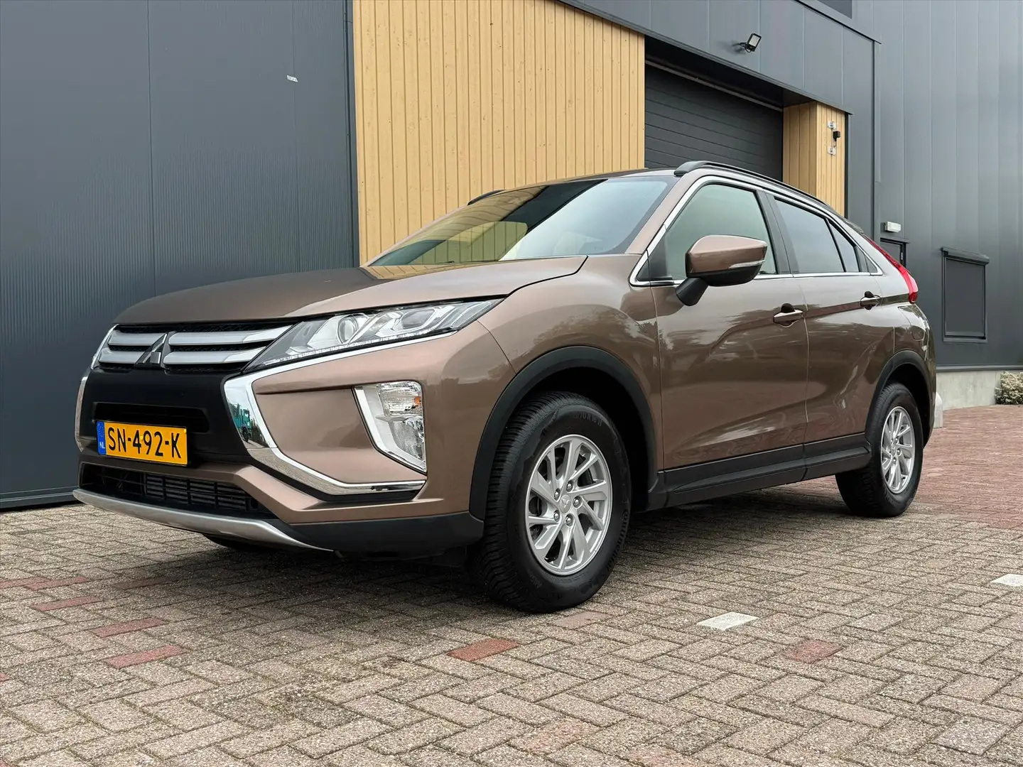 Mitsubishi Eclipse Cross 1.5 DI-T 163pk 2WD Pure | Carplay | Trekhaak | NL Braun - 1