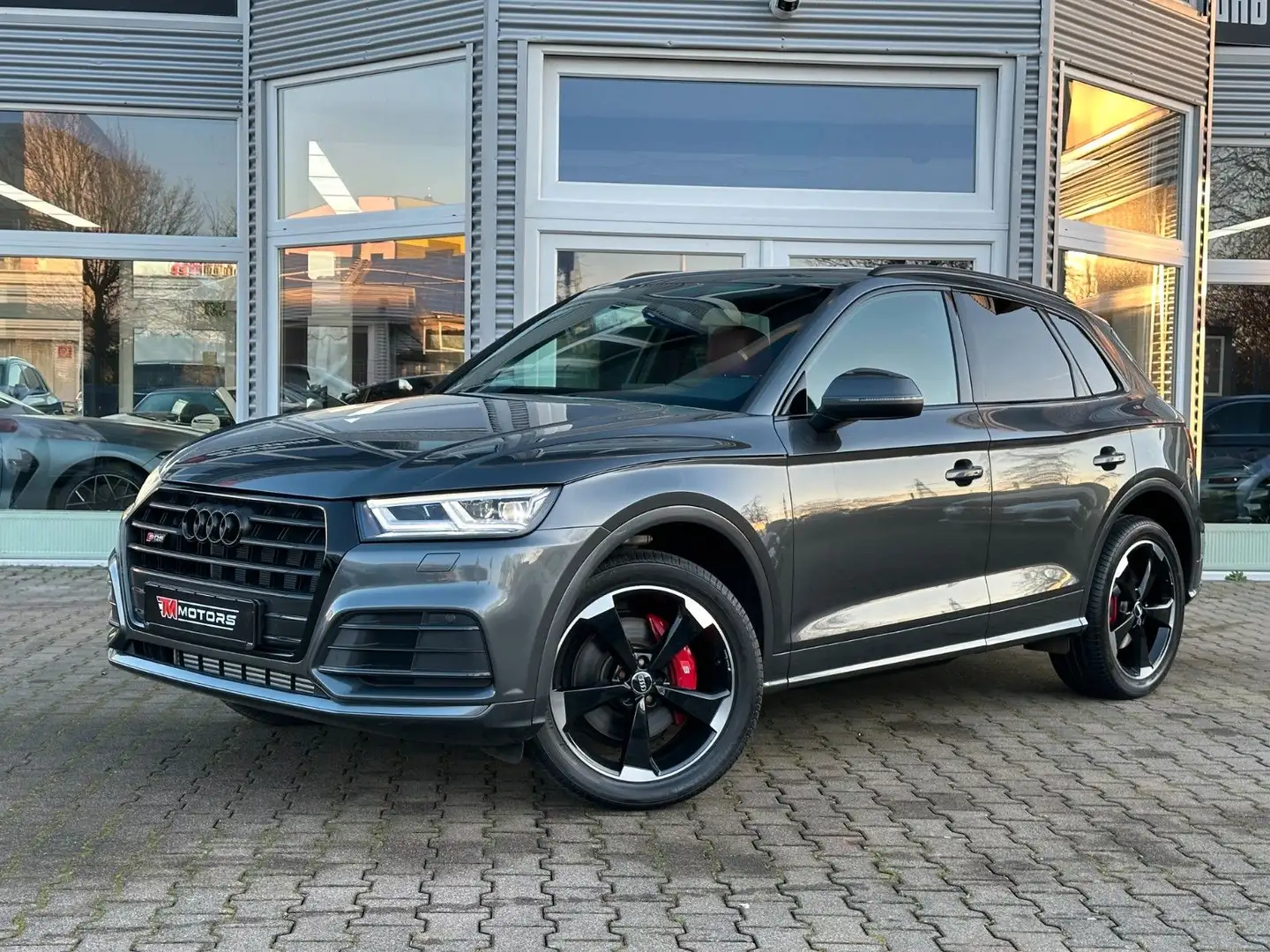 Audi SQ5 3.0 TFSI quattro Šedá - 1