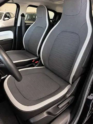 Renault Twingo view 10