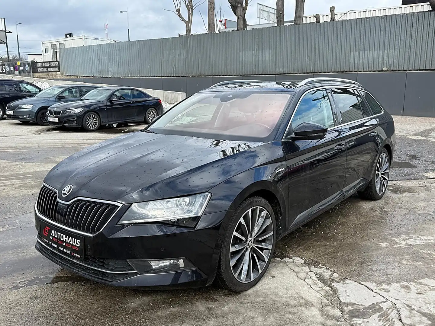 Skoda Superb Kombi 2,0TDI | Laurin & Klement | MwSt.AUSW | Schwarz - 1