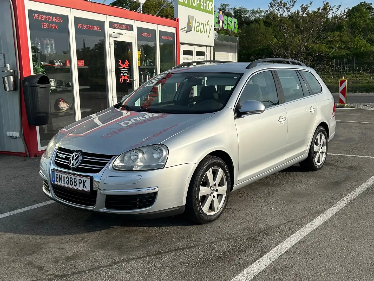 Volkswagen Golf Golf Comfortline BlueMotion 1,9 TDI DPF Silber - 1