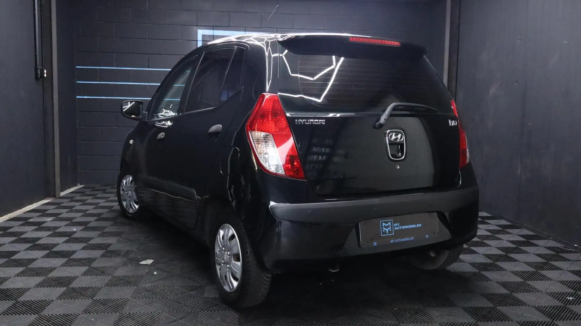 Hyundai i10 1.1 5DR NAP Zwart - 2