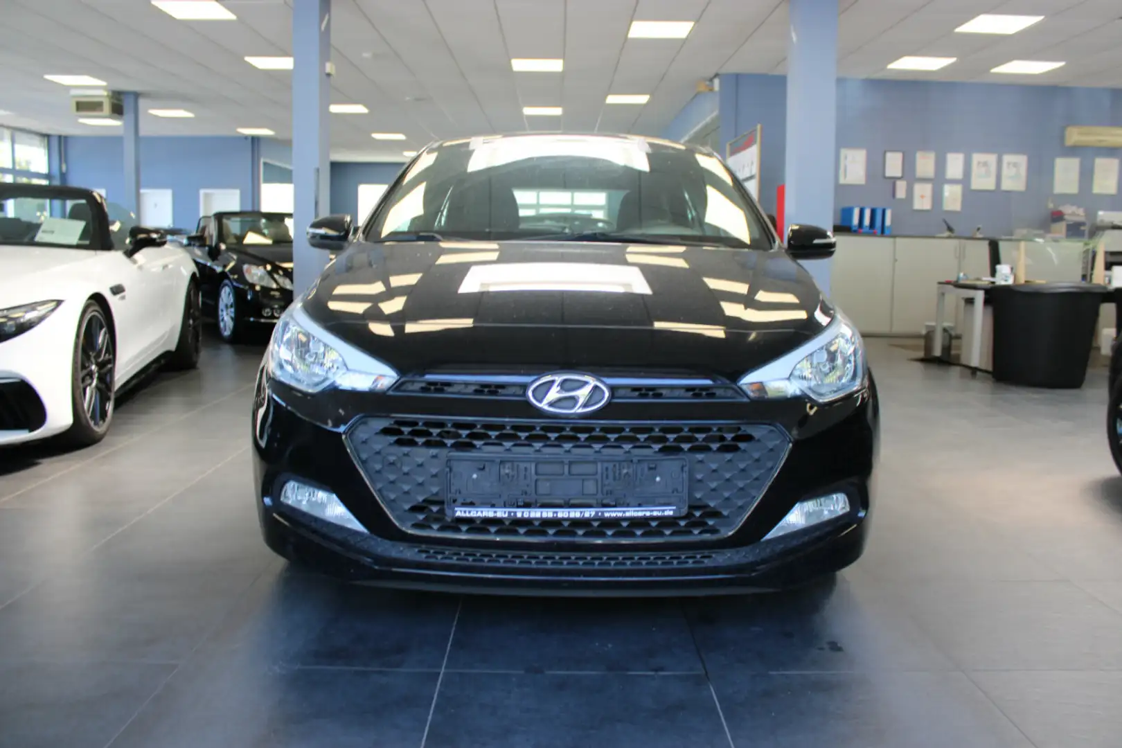 Hyundai i20 1.2 5-Türig - Klima - SHZ - Schwarz - 2