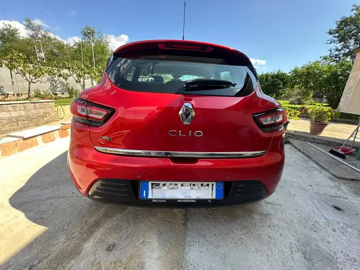 Renault Clio Clio 1.5 dci Moschino Zen 90cv — foto 3