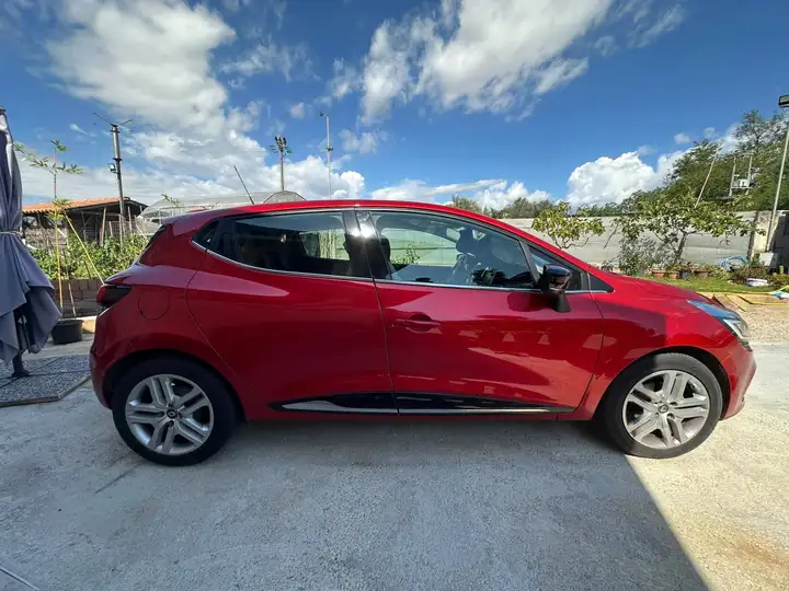 Renault Clio Clio 1.5 dci Moschino Zen 90cv — foto 5