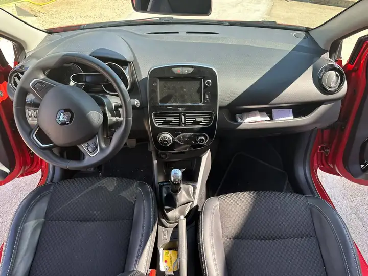 Renault Clio Clio 1.5 dci Moschino Zen 90cv — foto 6