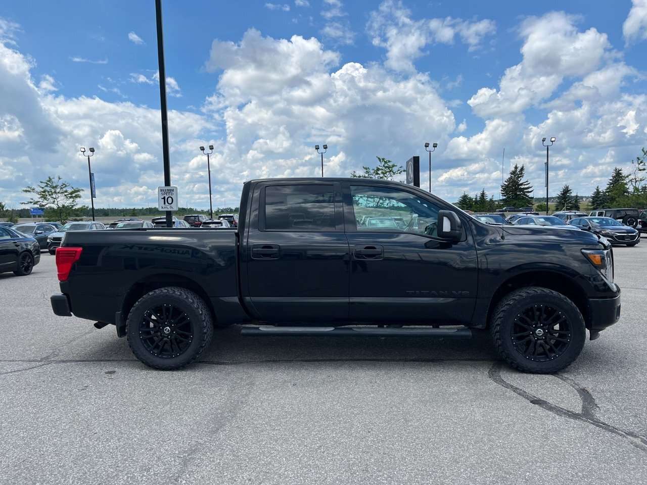 2019 Nissan Titan 4x4 Crew Cab SV Midnight Edition 4x4 | Blind Spot — photo 1