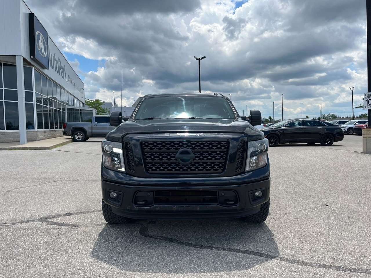 2019 Nissan Titan 4x4 Crew Cab SV Midnight Edition 4x4 | Blind Spot — photo 1