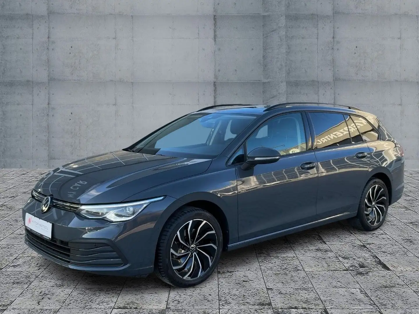 Volkswagen Golf Variant Golf VIII Variant 2.0 TDI LIFE LED+PANO+ACC+AHK Grau - 2